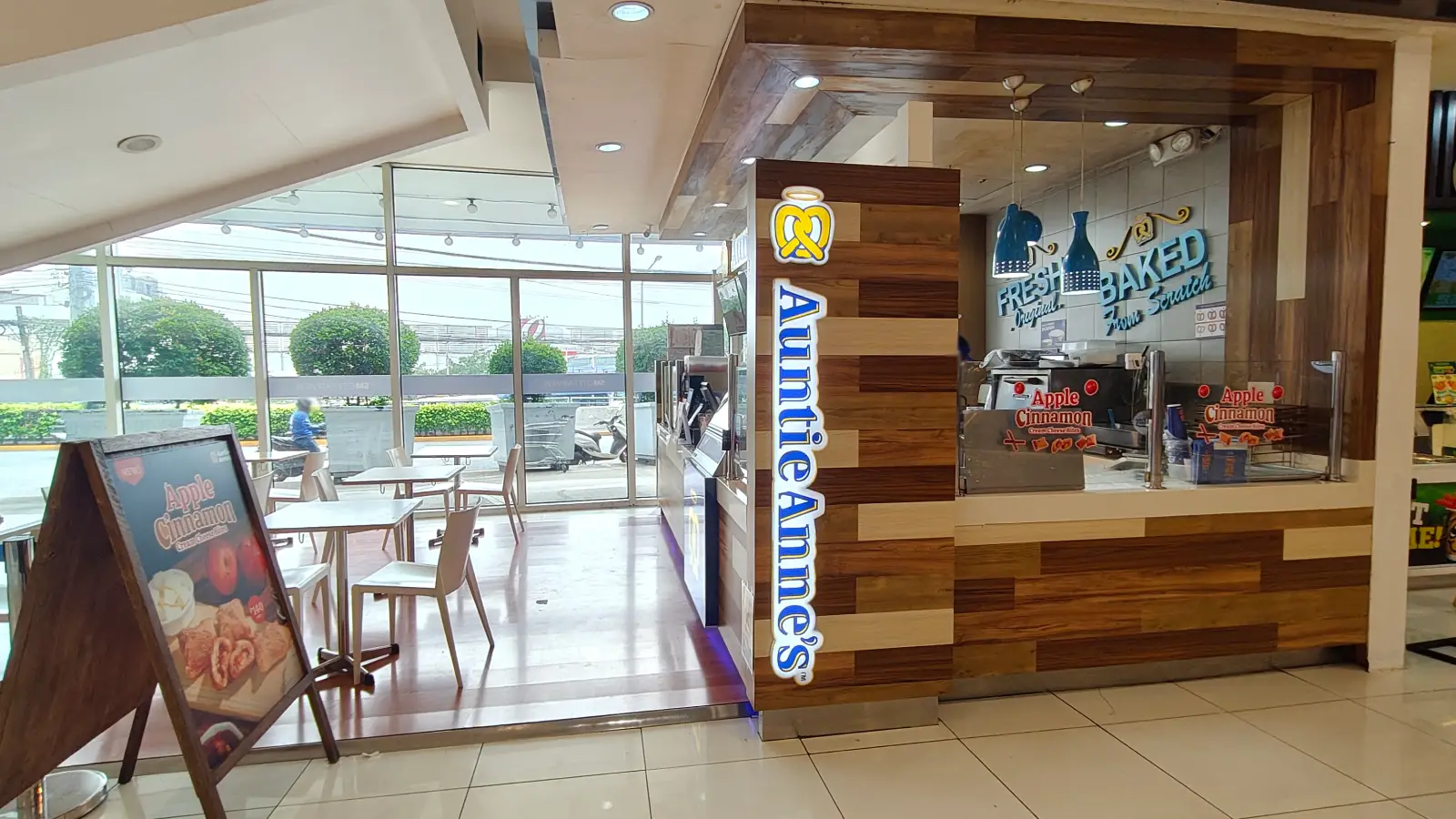 AUNTIE ANNE'S in SM City Fairview